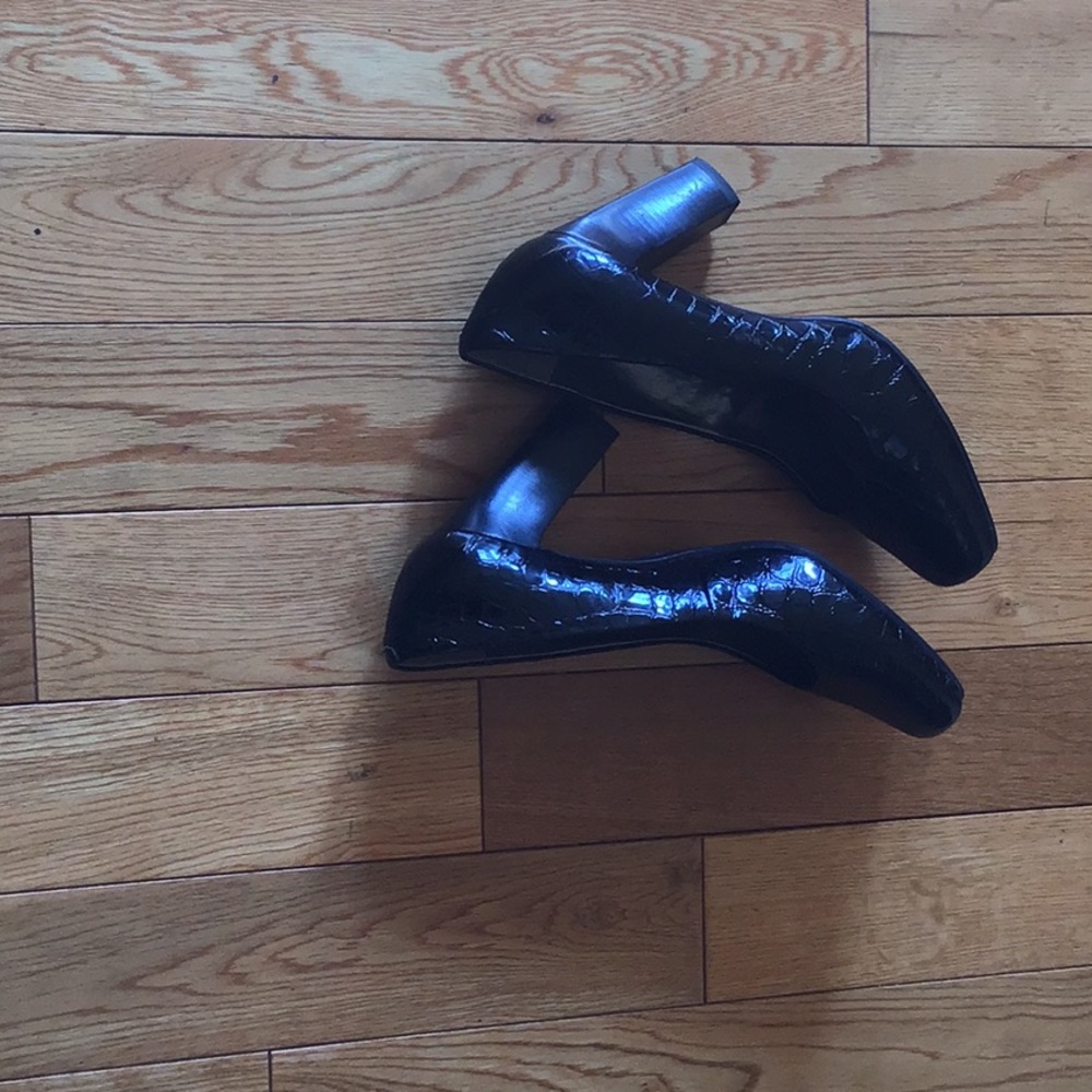 Me too black patent leather heels.
